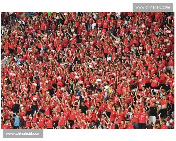 女球迷喊 “挡着我了”！小熊艾克森成进球 “障碍物”？